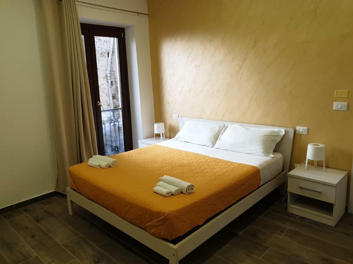 Gio Rooms Scalea Eksteriør billede