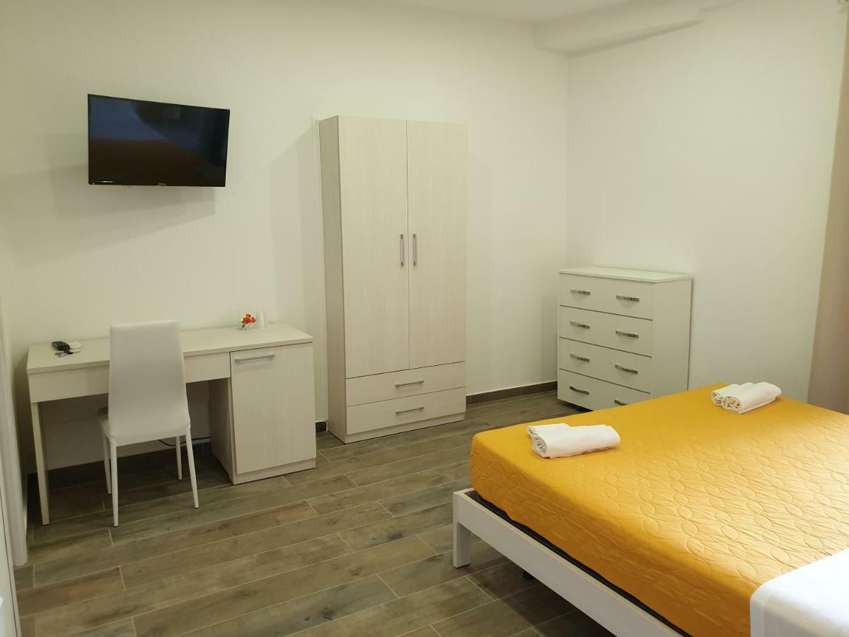 Gio Rooms Scalea Eksteriør billede
